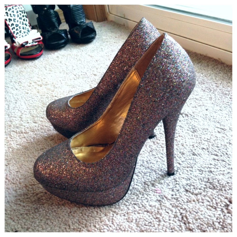 Dark purple glitter pumps✨